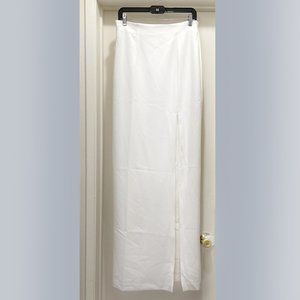 Black Halo skirt. Off white color. Straight, elegant, long. Size 10